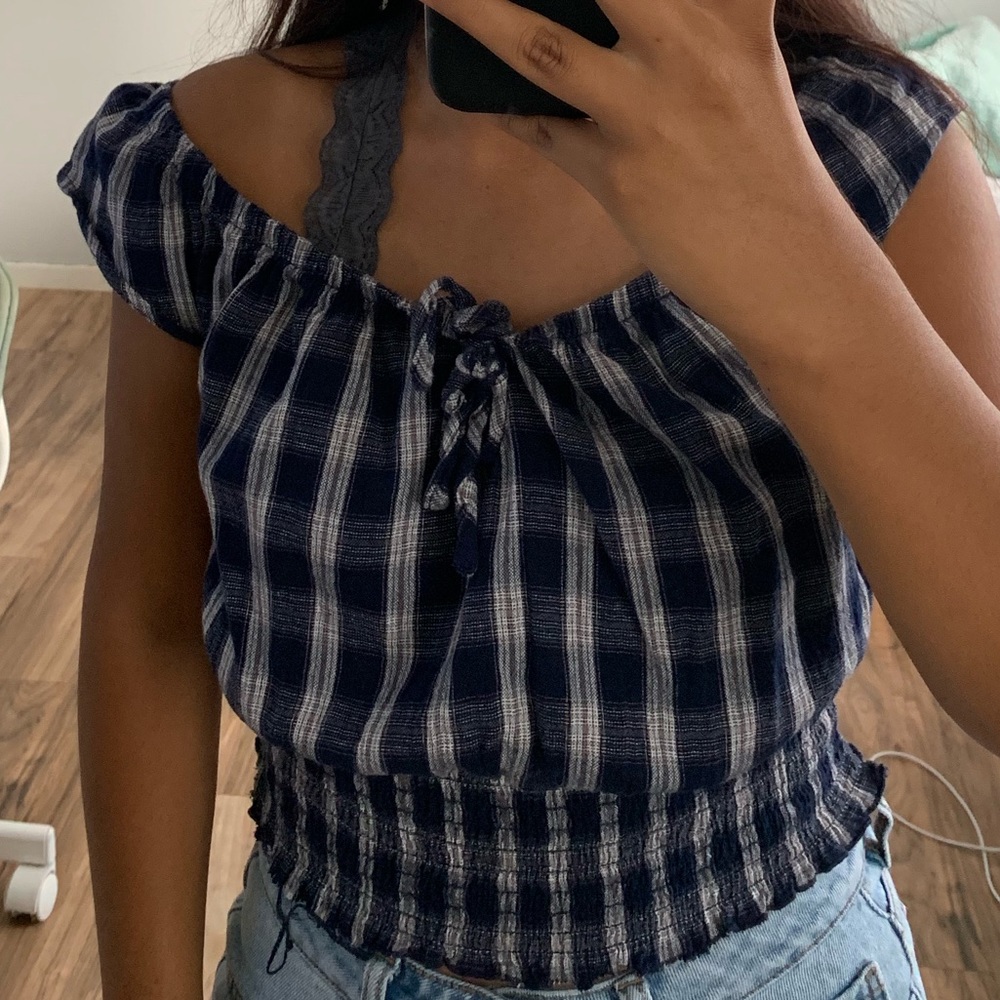 TILLY’S OFF THE SHOULDER TOP